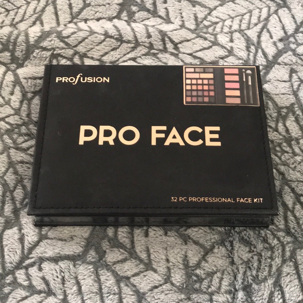New!  💕Proface  face kit